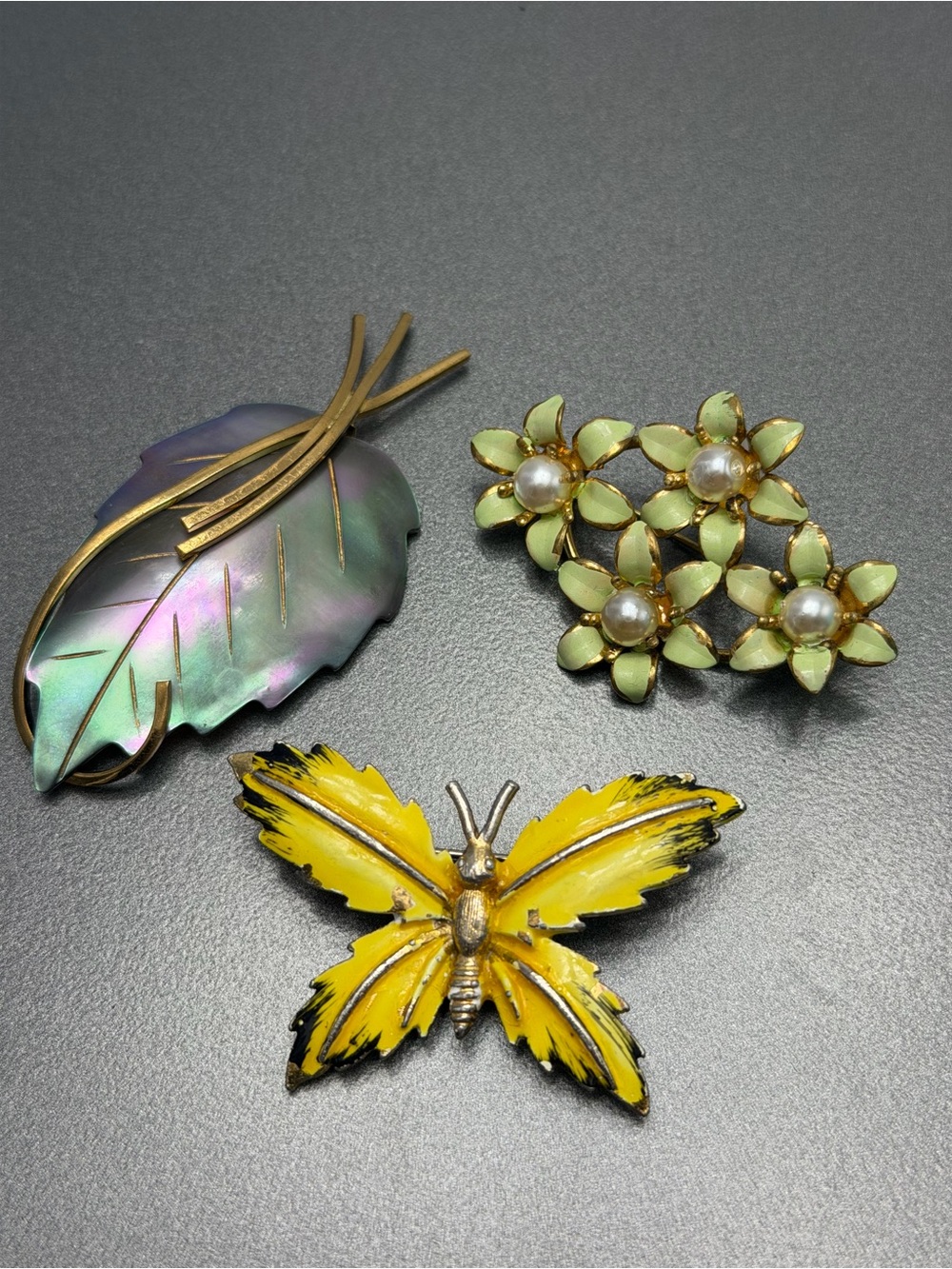 💚💚 Beautiful Vintage Brooches lot of 3